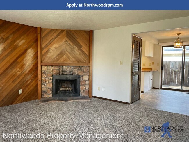 Building Photo - 2 br, 1.5 bath House - 1188 Morrow Rd Unit B
