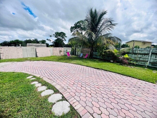 Foto del edificio - 1501 Meridian Rd