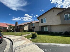 Building Photo - 74533 Sagebrush Dr