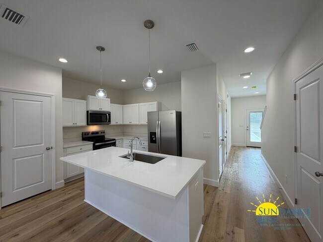 Foto del edificio - Brand-New 3 Bedroom Townhome in Fort Walton Beach!