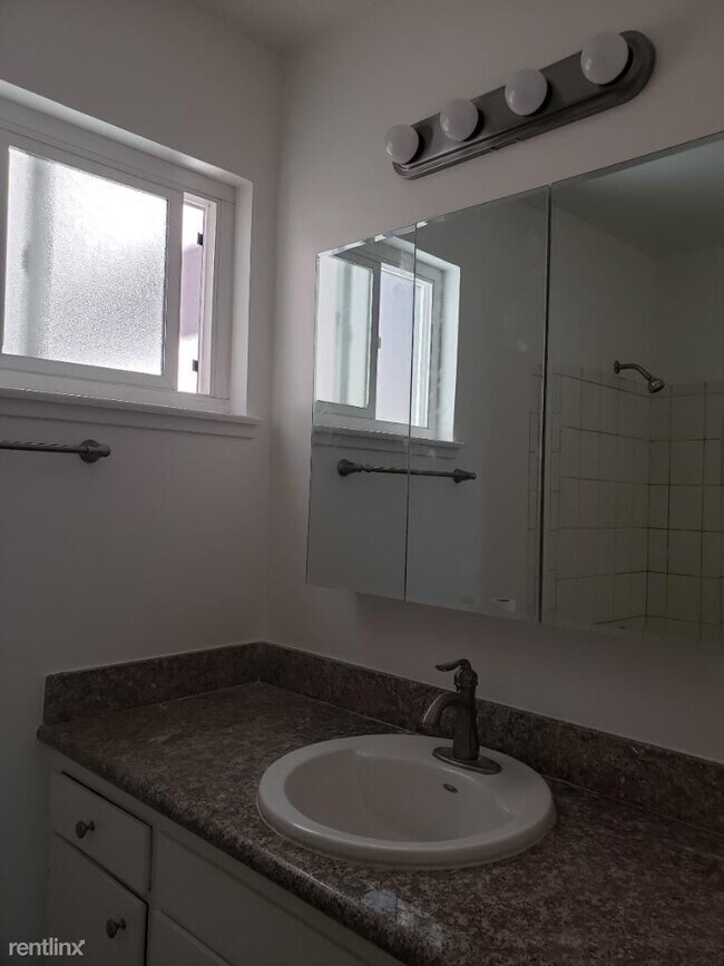 Building Photo - 1880 Ednamary Way