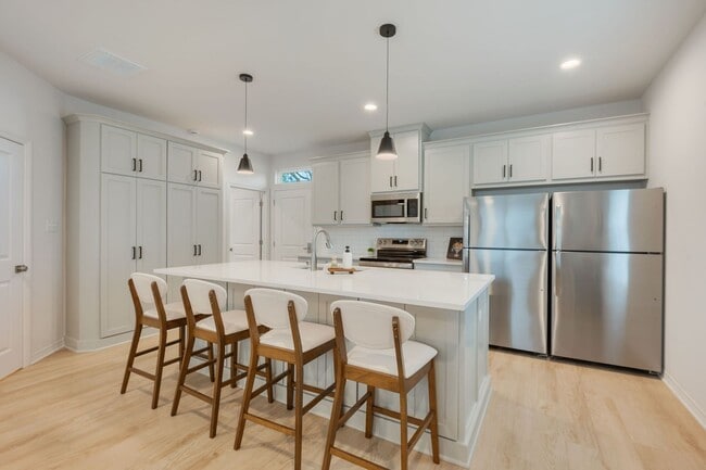 Building Photo - Brand New 6 Bed, 6.5 Bath, 3 Story Townhomes w/ Bonus Room & Balcony!