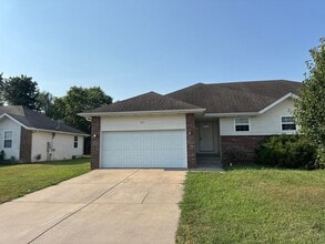 Building Photo - 412 W Pawnee Ln