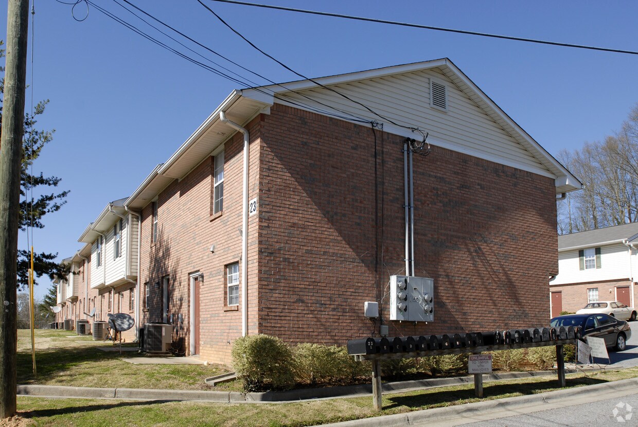 Building Photo - 23 Redcomb Dr