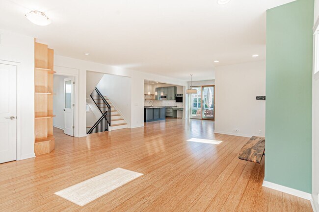 Foto del edificio - Stunning 4-Bedroom, 3.5-Bathroom Denver Ho...