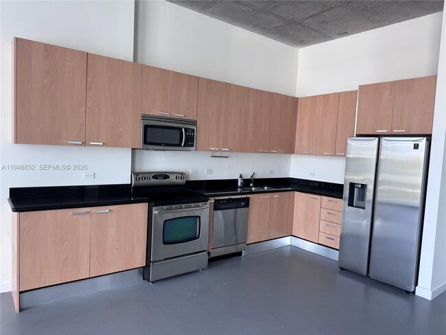 Building Photo - 2100 Van Buren St