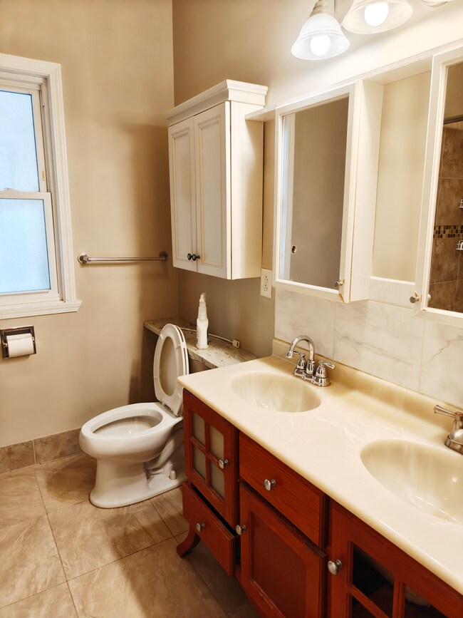 Foto del edificio - 3149 S Emerald Ave