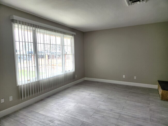 Foto del edificio - 5361 Lantana St