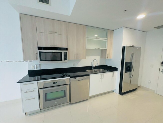Foto del edificio - 60 SW 13th St