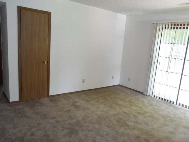 Building Photo - 3608 Westridge Drive Apt #B, Lawrence, KS ...