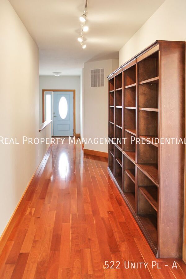 Foto del edificio - 522 Unity Pl