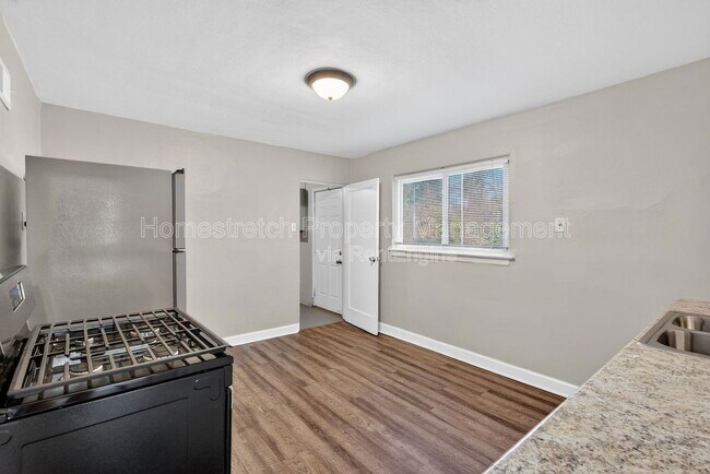 Foto del edificio - 9868 Lorna Ln