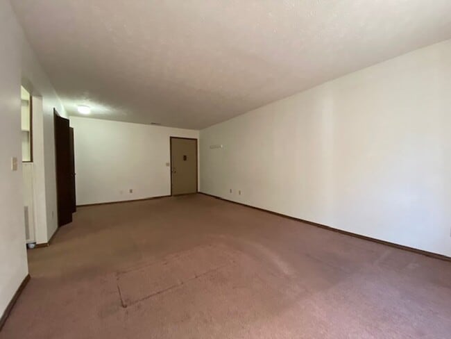 Building Photo - 5 N Chillicothe St