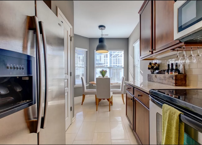 Building Photo - Charming 3BD, 2.5BA Raleigh Townhome with ...
