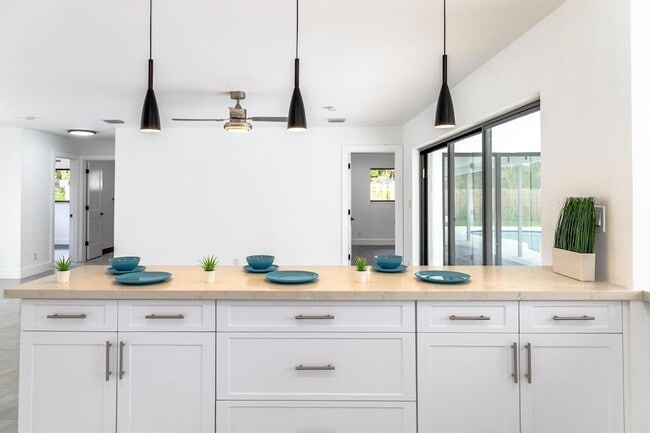 Photo - 1001 NW 6th Dr House