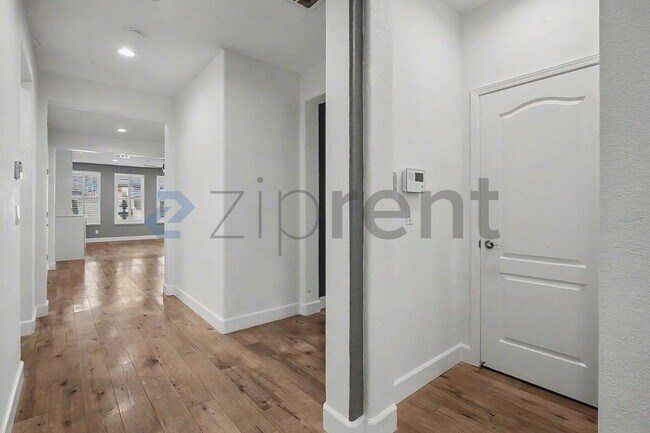 Foto del edificio - 3540 Arden Villa Ct