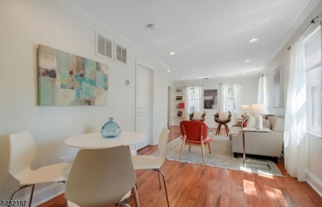 Foto del edificio - 11 Tichenor Pl