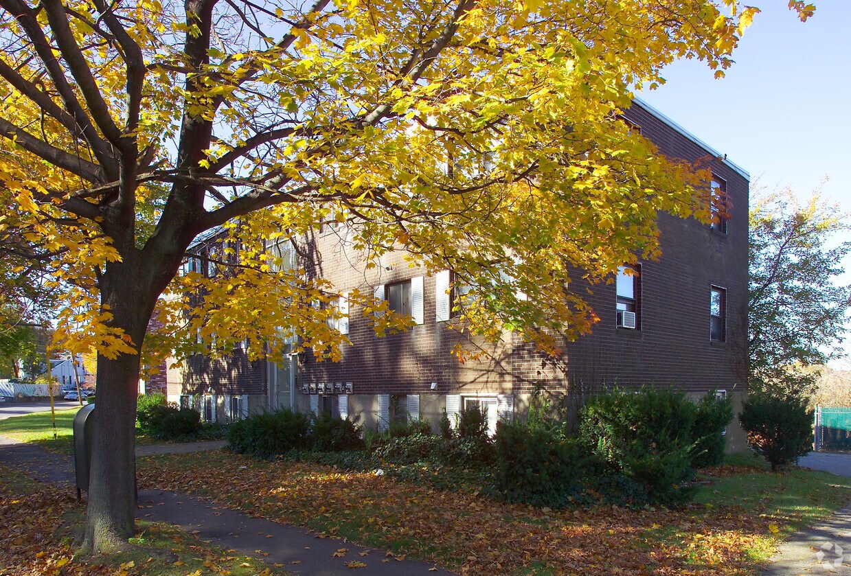 36 Curlew Rd, Quincy, MA 02169 Apartments in Quincy, MA