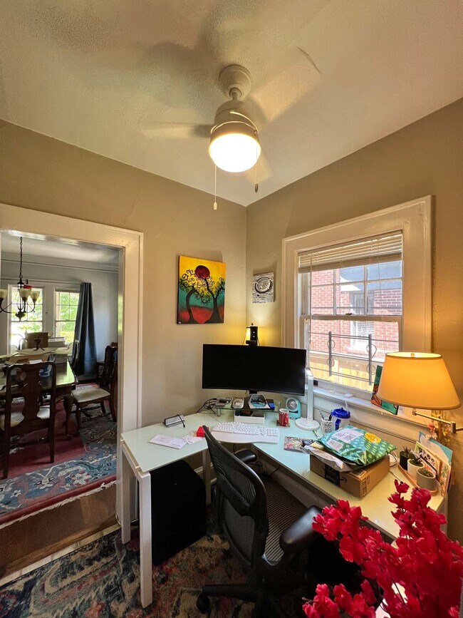 Foto del edificio - 601 Page Ave NE