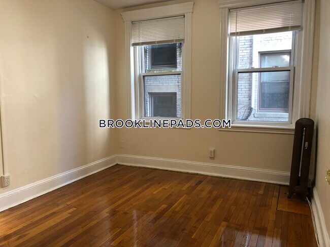 Foto del edificio - 364 Riverway