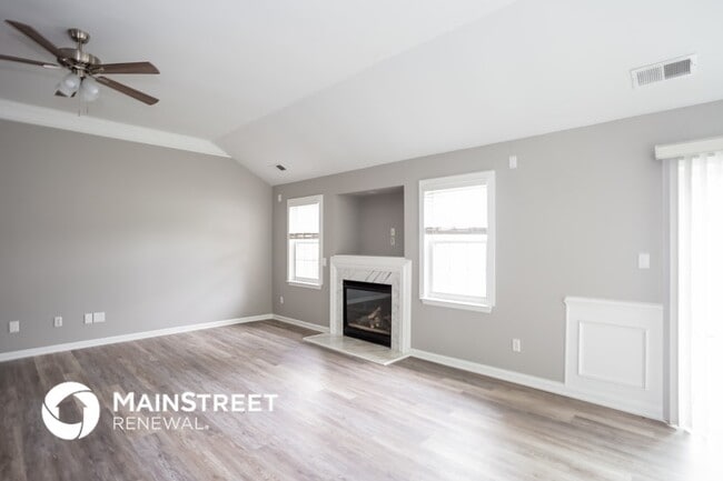Foto del edificio - 15387 Leslie Brooke Rd