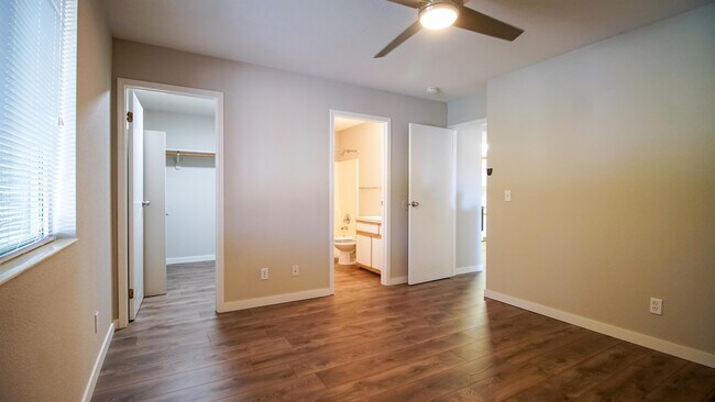 Foto del edificio - 1017 N Stilson Rd