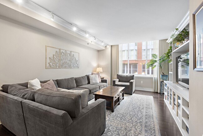 Foto del edificio - 1100 Maxwell Ln