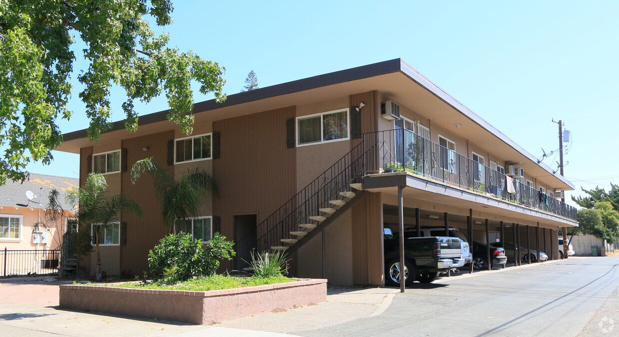 20 N Washington St, Lodi, CA 95240 Apartments in Lodi, CA