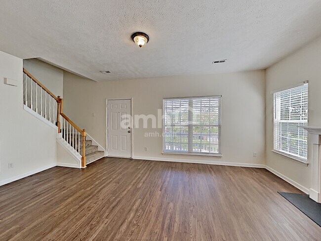 Foto del edificio - 145 Claybrook Lane