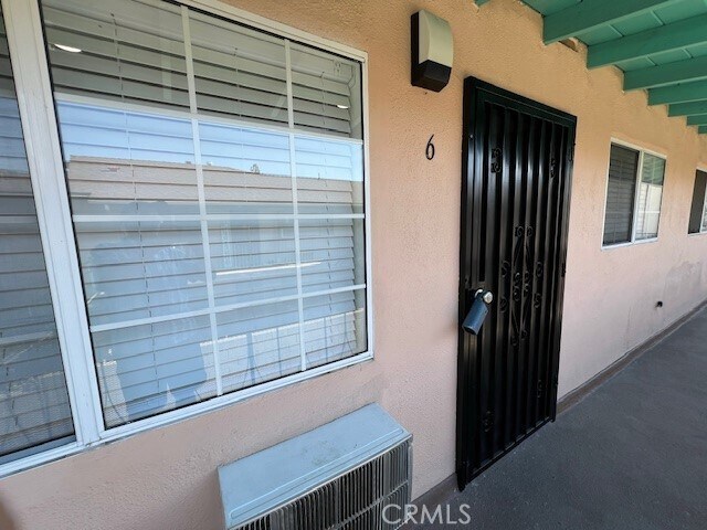 Foto del edificio - 711 N Soldano Ave