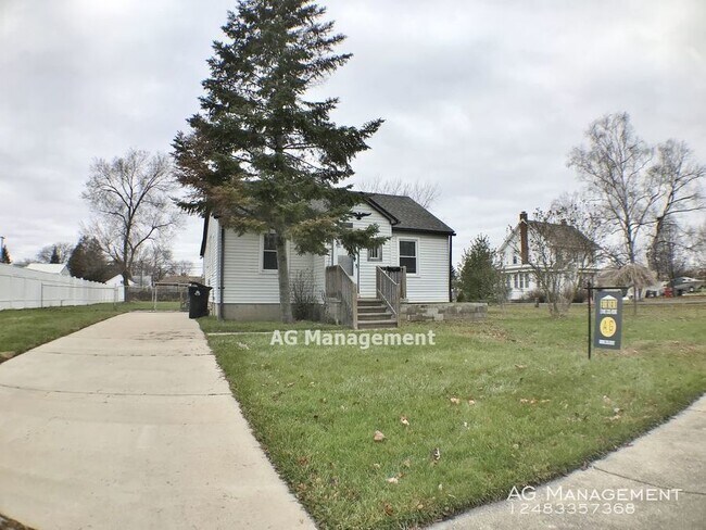 Foto del edificio - 26671 Elm St