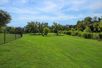 Building Photo - 5353 Memorial Dr