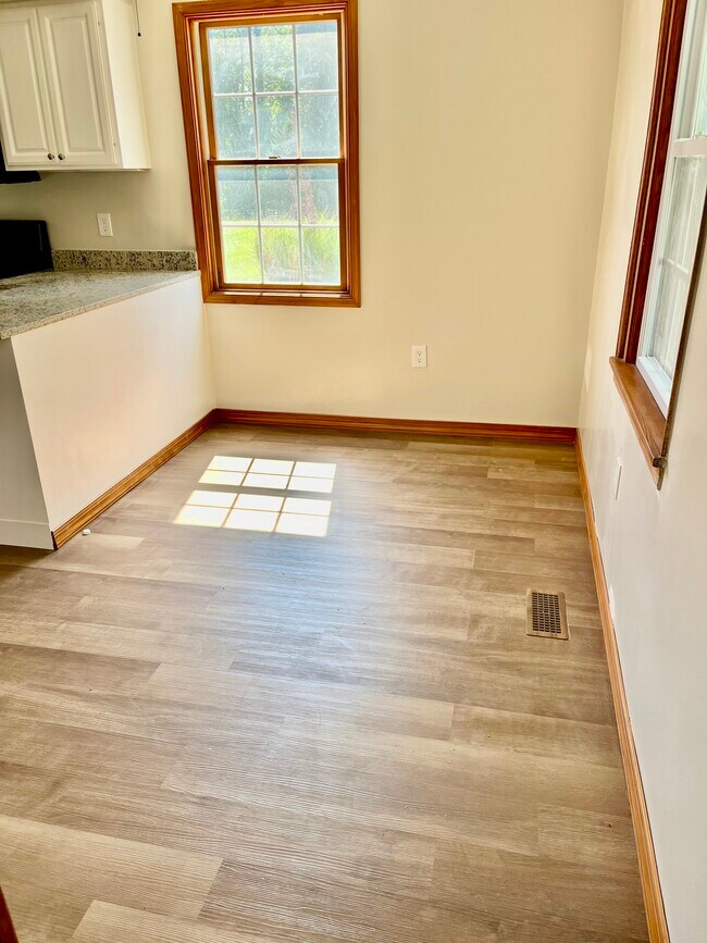Foto del edificio - 12615 Dulaney Valley Rd