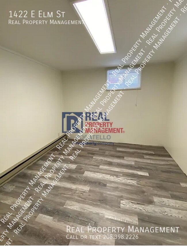 Foto del edificio - 1422 E Elm St