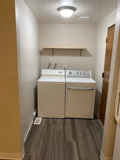 Full Size Washer/Dryer included - 1511 Pacific Pl