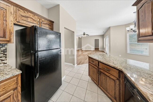 Building Photo - 1001 High Ridge Dr N