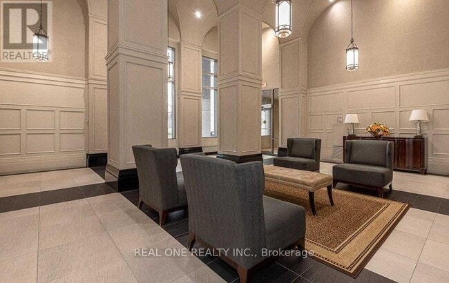 Building Photo - 388 Prince of Wales Dr