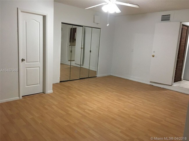 Foto del edificio - 13203 SW 10th Terrace