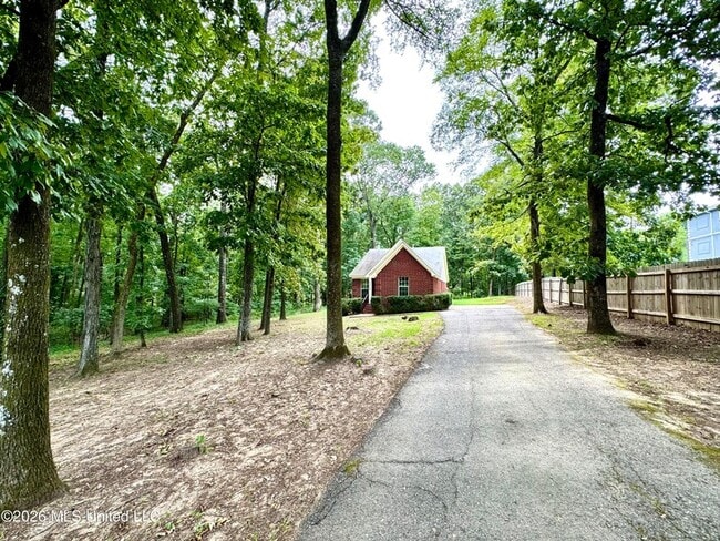 Building Photo - 6895 S Hamilton Cir