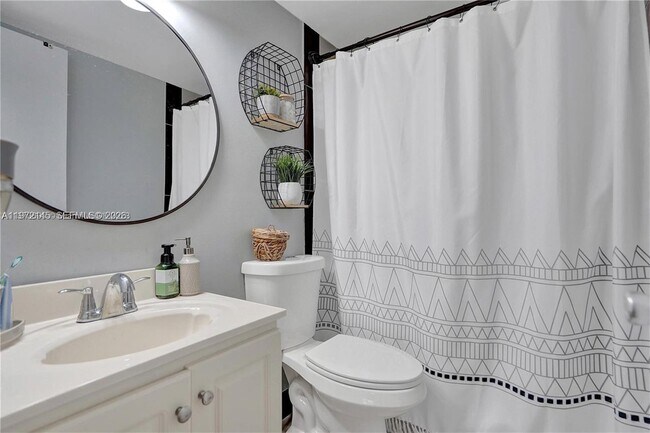 Foto del edificio - 1490 W 42nd Pl