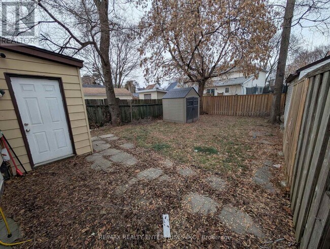 Building Photo - 640 Trethewey Dr