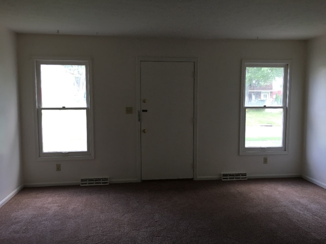 Building Photo - 58 N Pershing Ave
