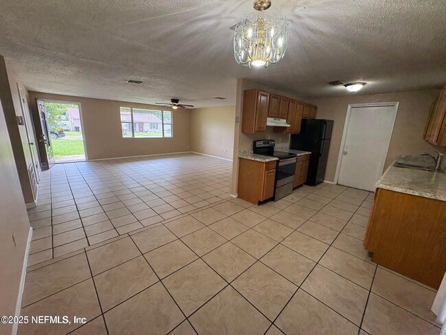 Building Photo - 2859 Kiowa Ave