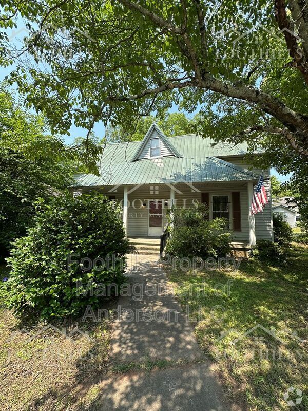 Building Photo - 319 B St
