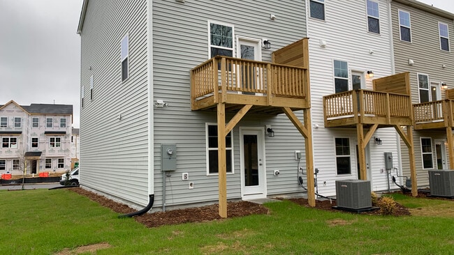 Foto del edificio - Room in Townhome on Chert Ln