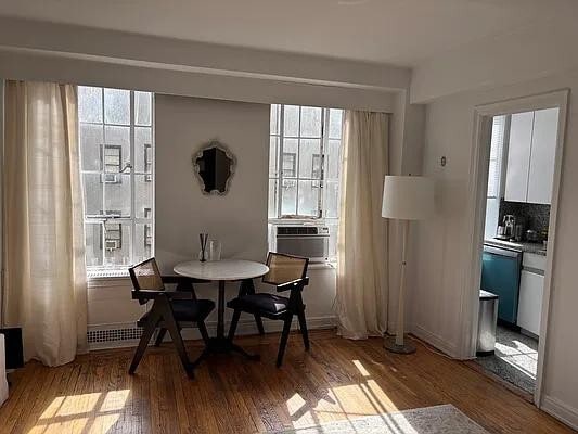 Foto del edificio - 353 W 56th St