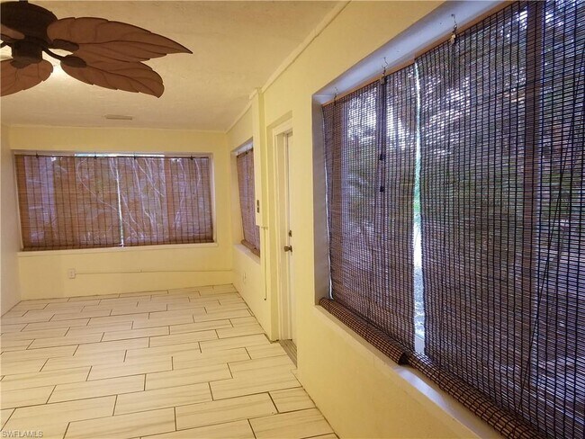 Foto del edificio - 10821-10825 Goodwin St