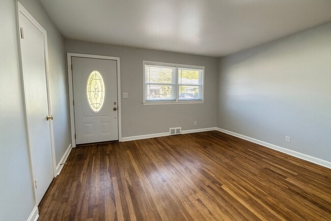 Building Photo - 8414 Dawn Dr