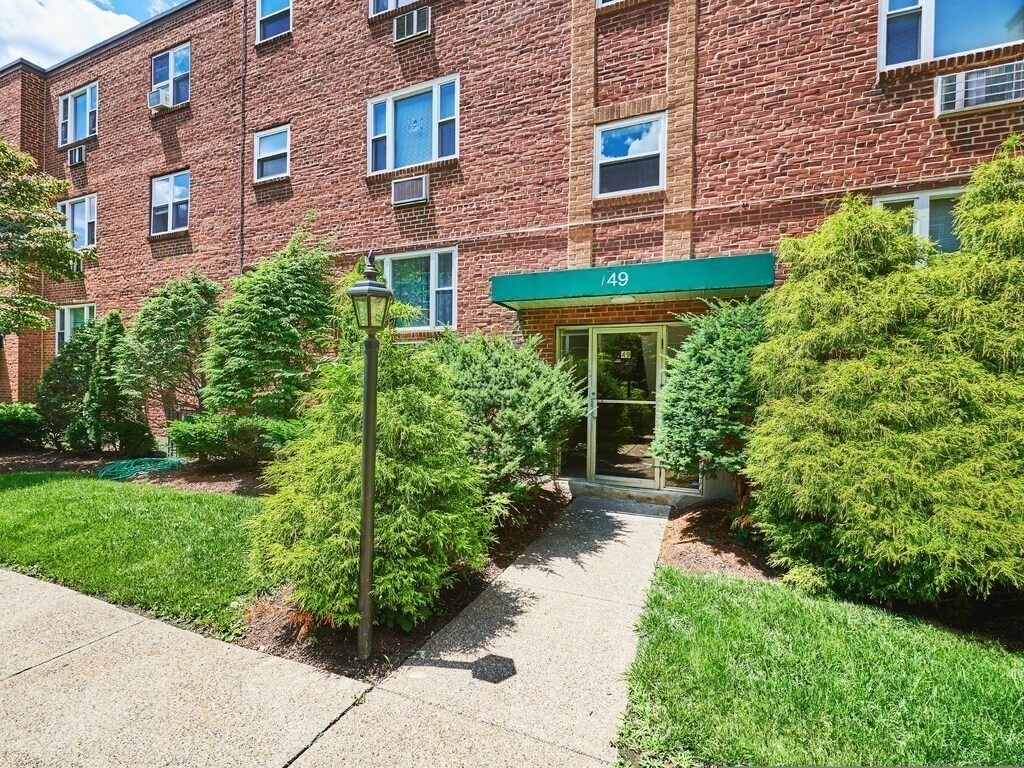 Foto principal - 49 Colborne Rd