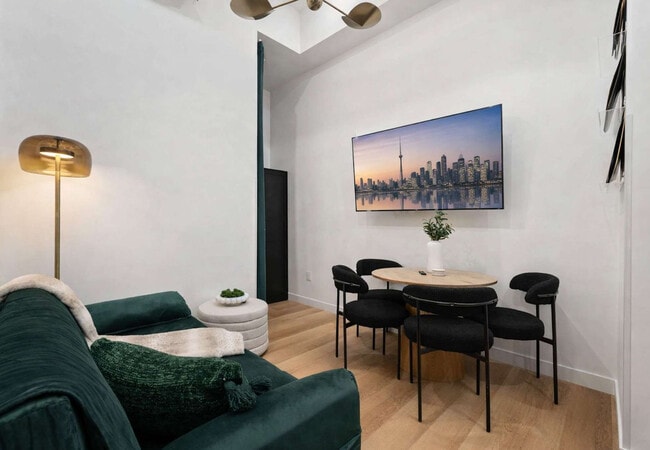 Building Photo - 168 McCaul St